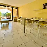 Апартаменты Les Parcs De Du Golf De Saint Tropez *